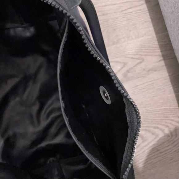 Longchamp Le Pliage Tote Bag - Picture 7 of 9